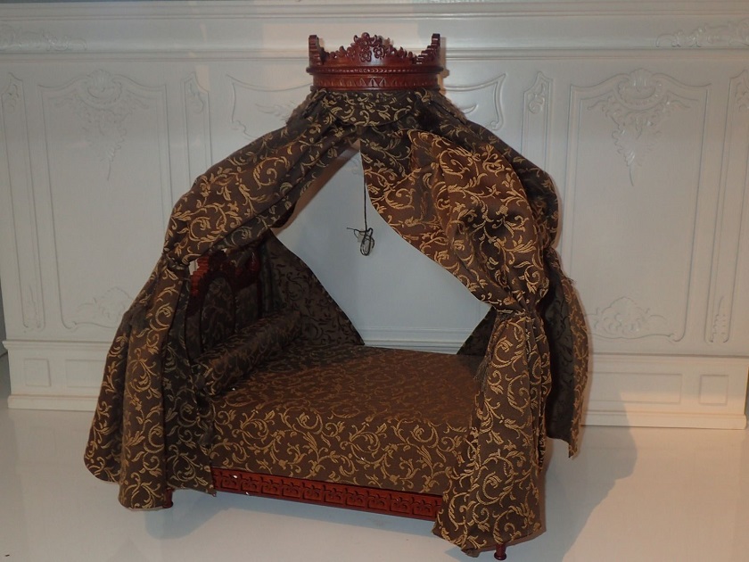 18th Century Canopied Bed-brown